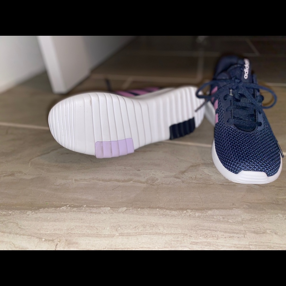Youth Adidas - Picture 2 of 2